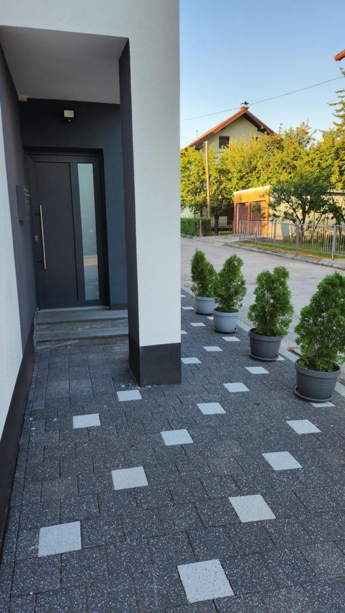 Dobrinja - Free Parking- Rent A Car Apartament *